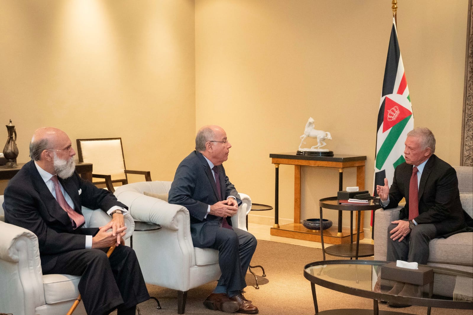 Jordan’s King Abdullah II and Brazilian Foreign Minister Mauro Vieira in Amman. (Petra)