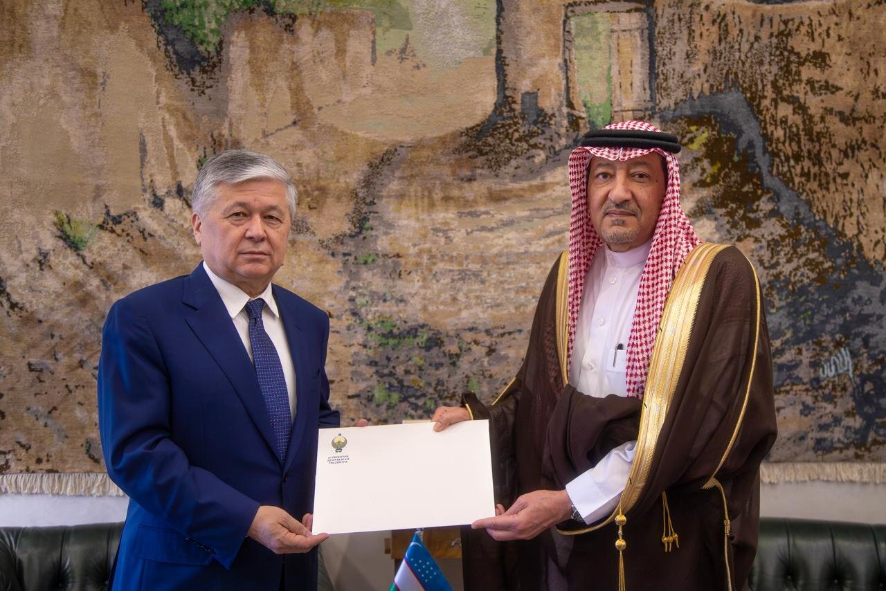 Saudi Deputy Foreign Minister Waleed Al-Khuraiji and Uzbekistan’s First Deputy Minister of Foreign Affairs Bakhromjon Aloyev. (SPA)