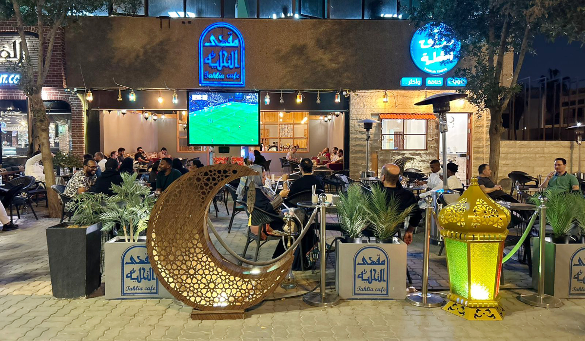 People hang out at local markets with friends and loved ones, indulging in a lively yet relaxing ambiance. (Photo by Haifa Alshammari)