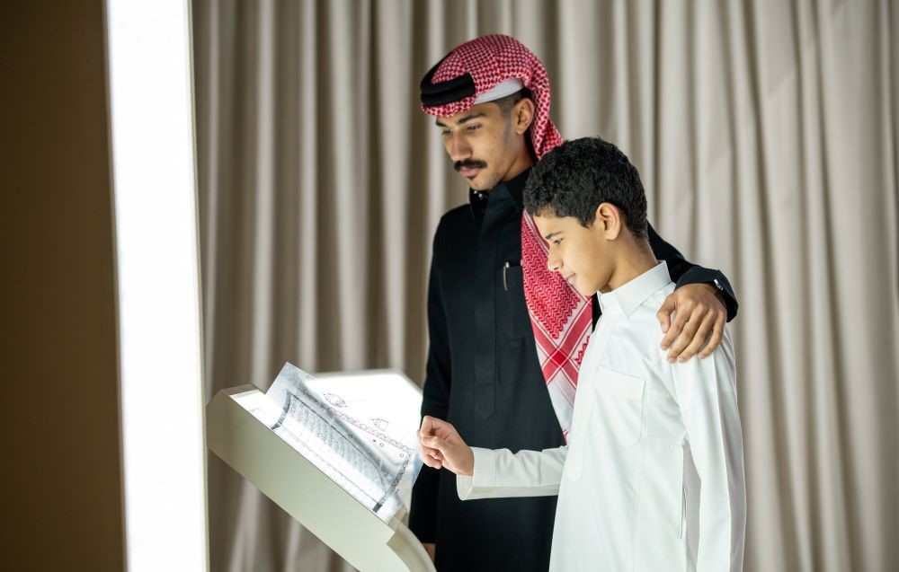 For those looking to delve deeper into the customs and traditions of Ramadan, Noor Exhibition in Jeddah’s Al-Balad district provides insights into Ramadan practices worldwide. (Ramadan Season)