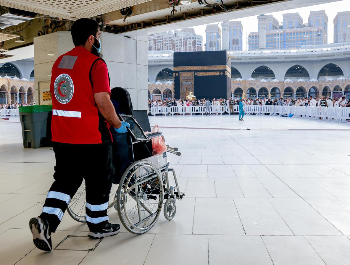 The authority operates 38 emergency centers in the holy capital staffed by doctors, specialists, and technicians who work around the clock. (SPA)