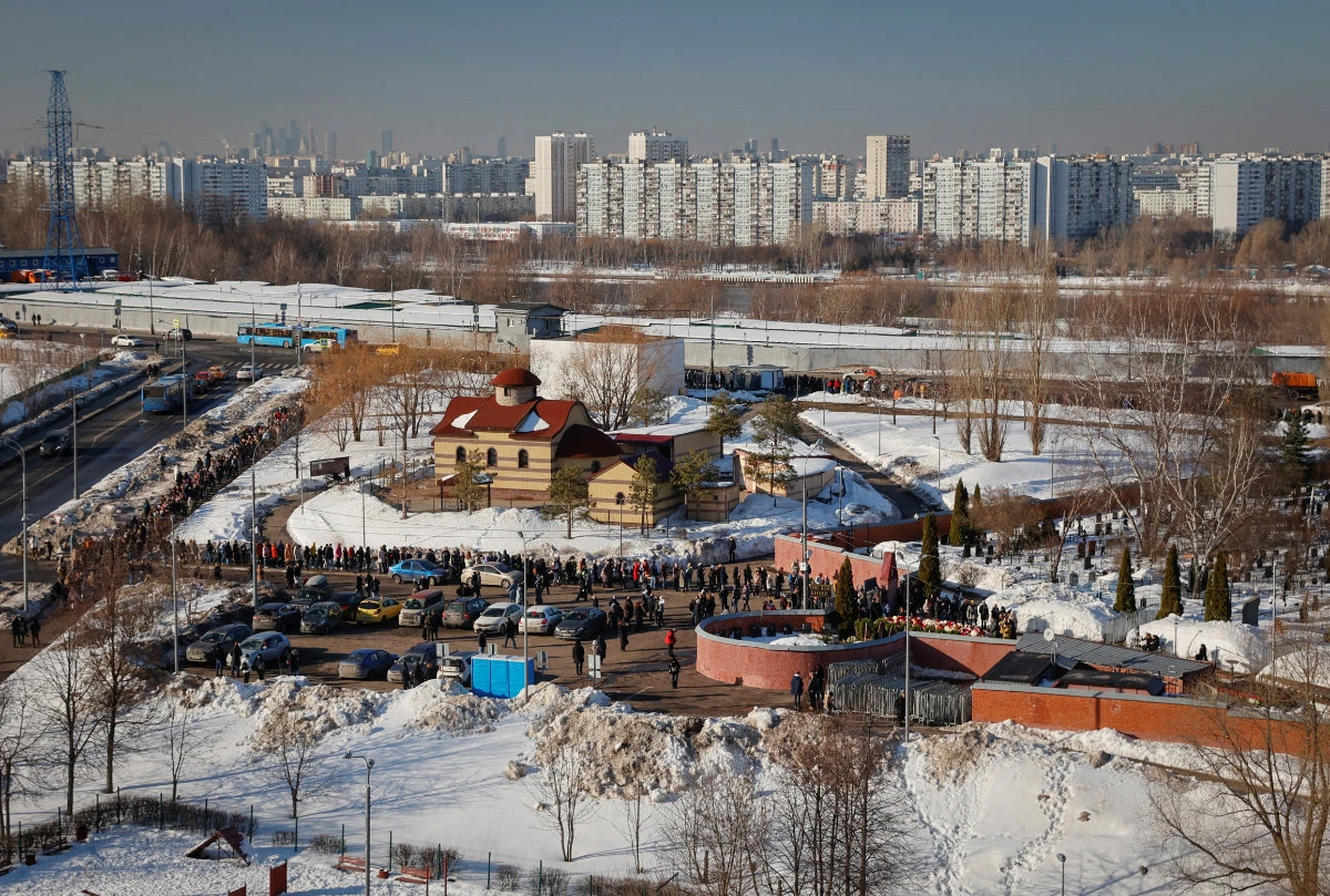 People queue to the Borisovskoye cemetery in Moscow on March 3, 2024, as they come to the grave of Russian opposition politician Alexei Navalny. (REUTERS)