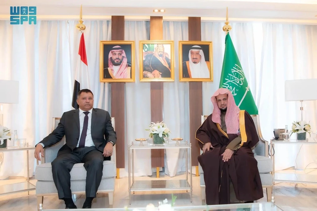 Attorney General Saud bin Abdullah Al-Mujab welcomed his Yemeni counterpart, Judge Qaher Mustafa Ali. (SPA)