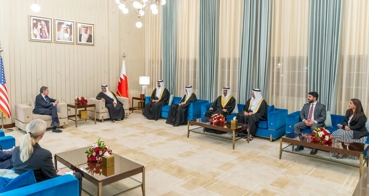 Bahrain’s Crown Prince Salman bin Hamad Al-Khalifa meets with US Secretary of State Antony Blinken. (BNA)