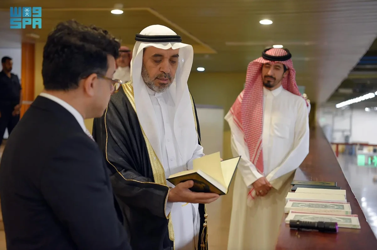 Maltese Ambassador to Saudi Arabia Clive Aquilina Spagnol visits the King Fahd Complex for the Printing of the Holy Qur’an in Madinah on Tuesday. (SPA)
