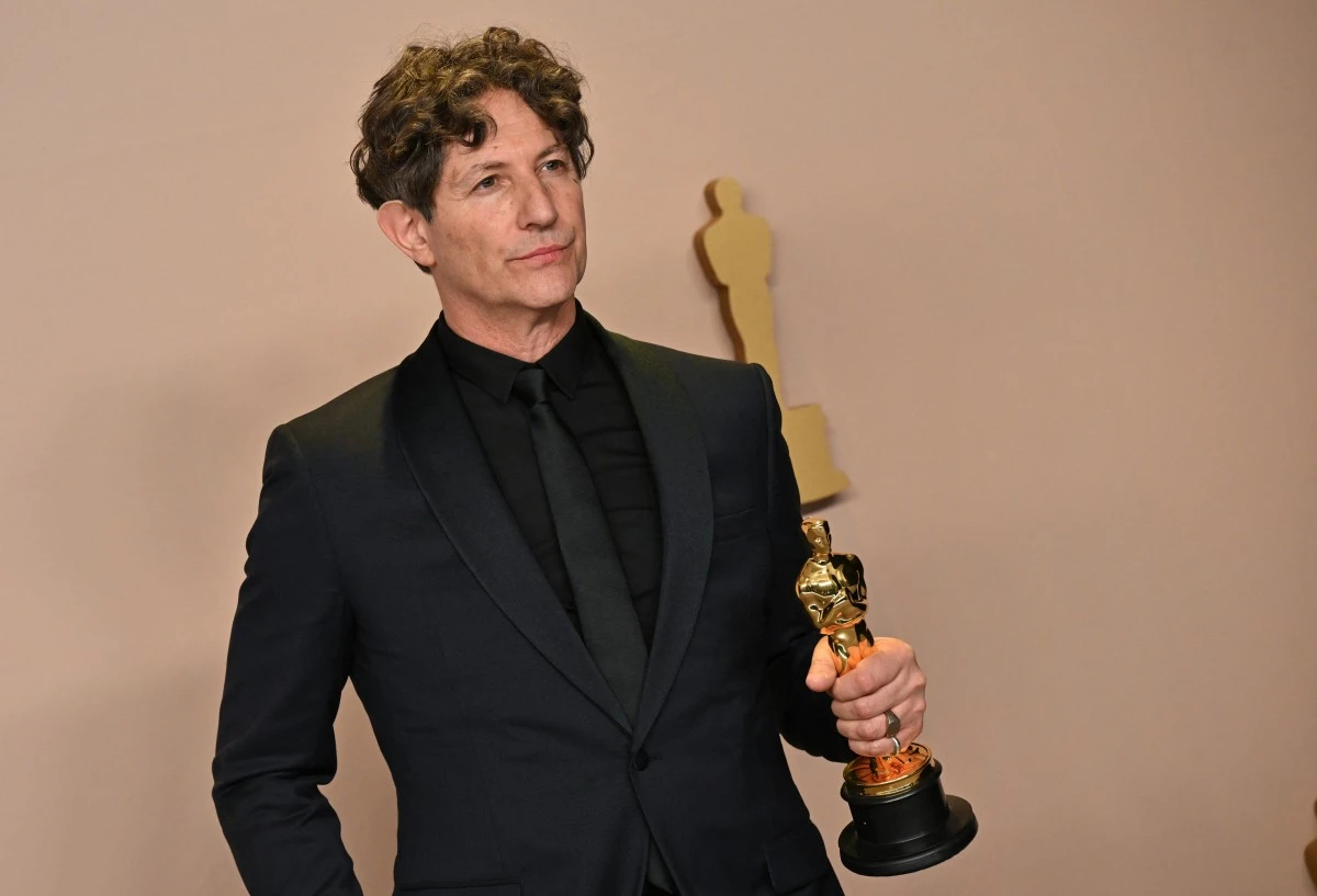 Jewish activists defend Jonathan Glazer’s Oscars speech