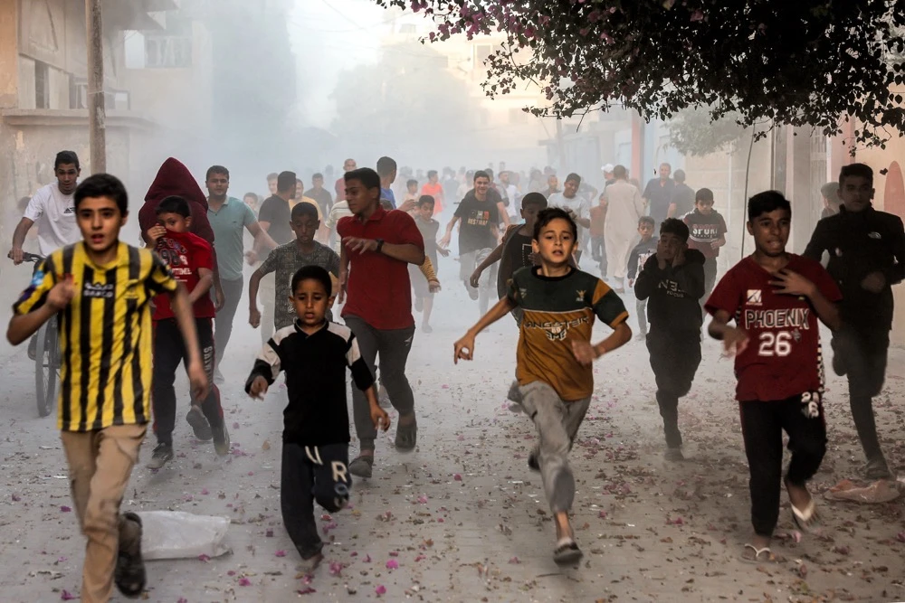 The situation in war-ravaged Gaza is so desperate that teenagers are now saying they hope to be swiftly killed to escape the "nightmare", a spokesman for the UN children's agency said Tuesday. (AFP/File)