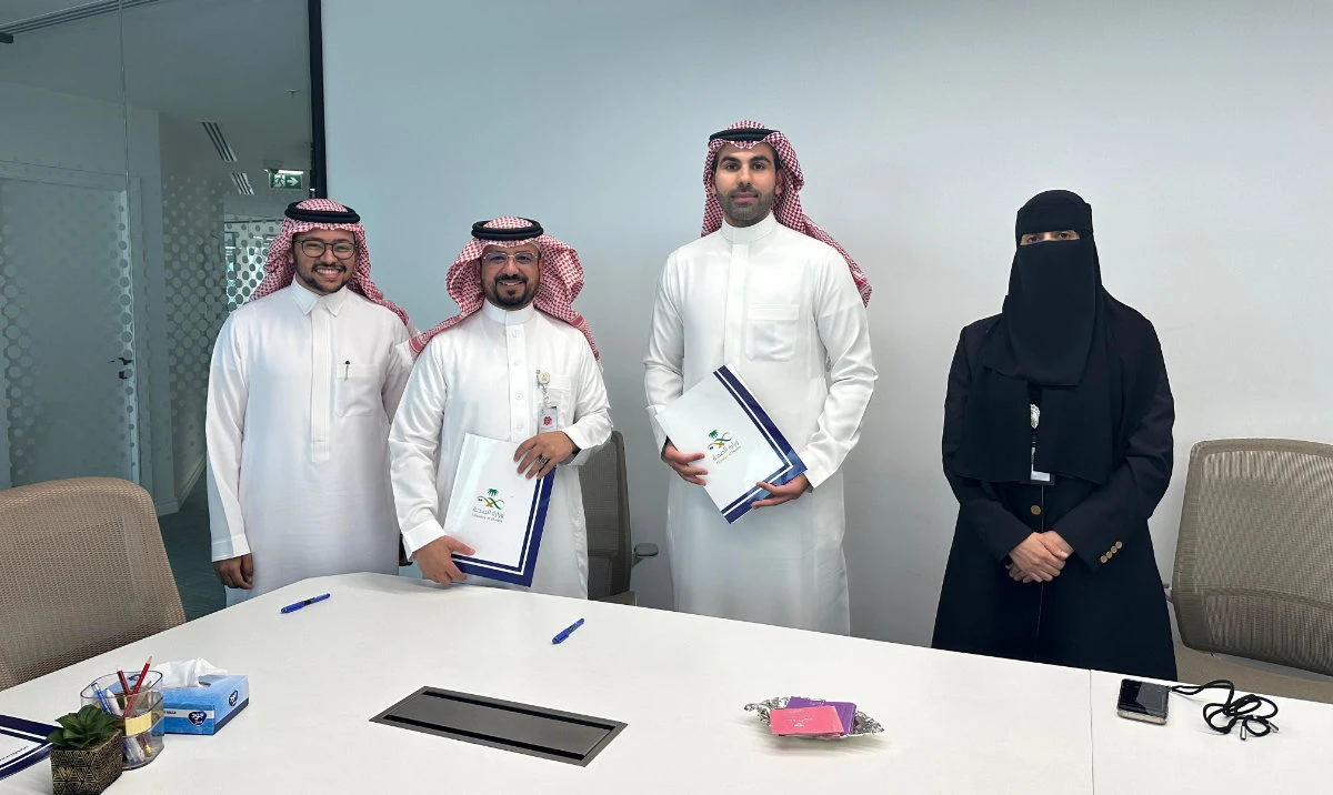 The MoU was signed by Dr. Abdullah Alsoheimi, general director of Specialized Centers Affairs at the Ministry of Health, and Meshari Althowaini, CFO at Ithnain.