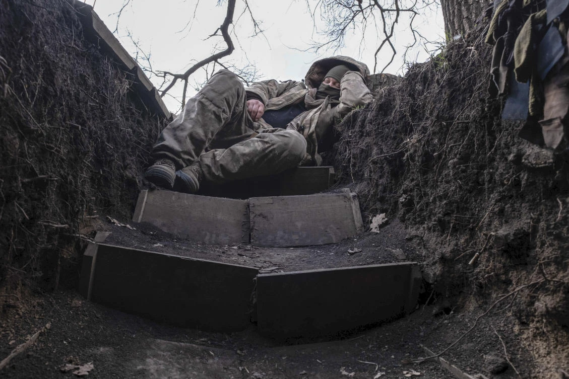 Ukraine says Russian shelling kills two in east