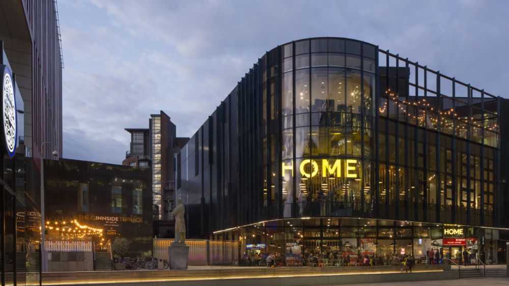 Prominent creatives urge UK theater to reinstate Gaza cultural event