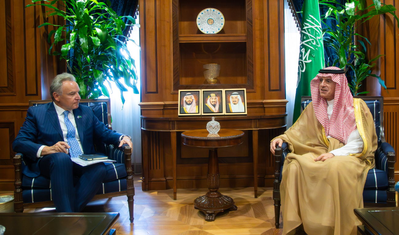 Saudi Minister of State for Foreign Affairs and Climate Envoy Adel Al-Jubeir (R) and Greek Ambassador to the Kingdom Alexis Konstantopoulos. (MOFA)