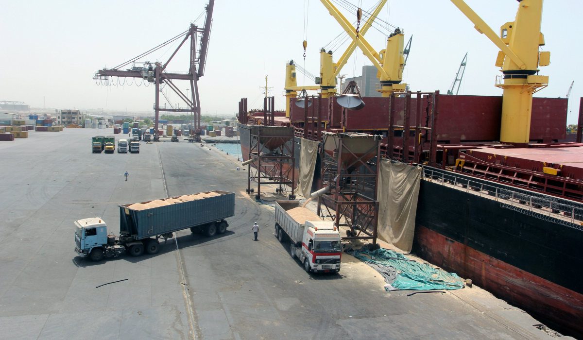 A ship unloads grain at the Red Sea port of Hodeidah, Yemen. (REUTERS file photo)