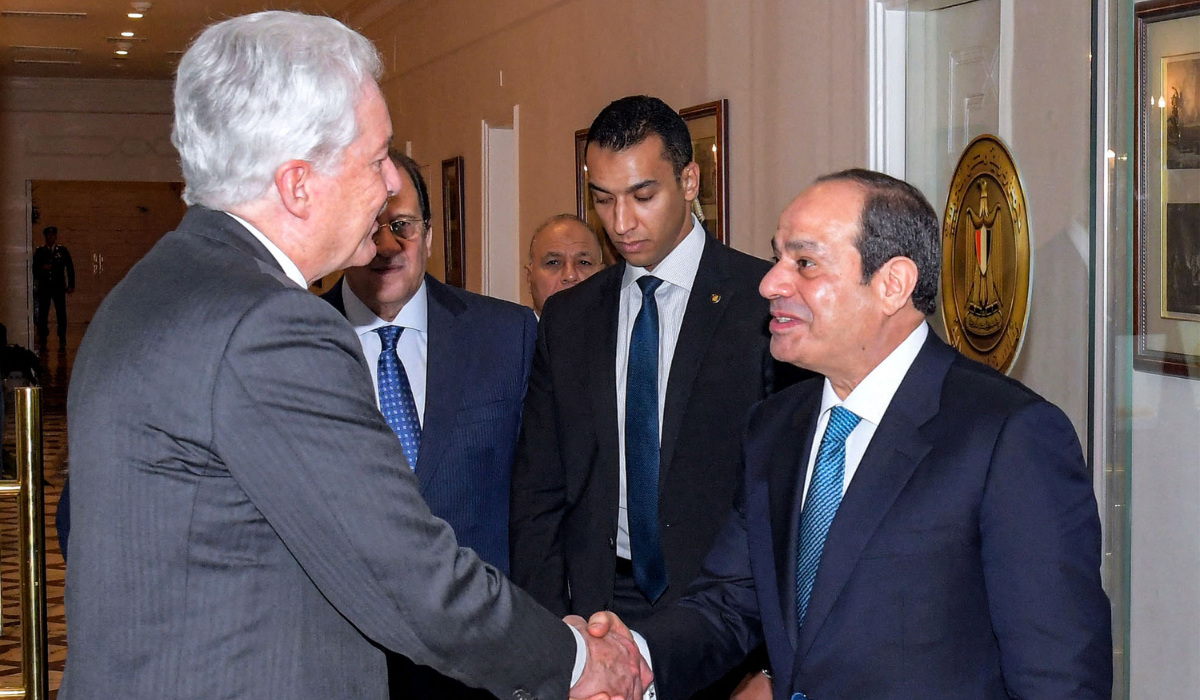 This handout picture released by the Egyptian Presidency shows Egypt's President Abdel Fattah al-Sisi (R) meeting with CIA Director Bill Burns at the presidential palace in Cairo on April 7, 2024. (AFP)