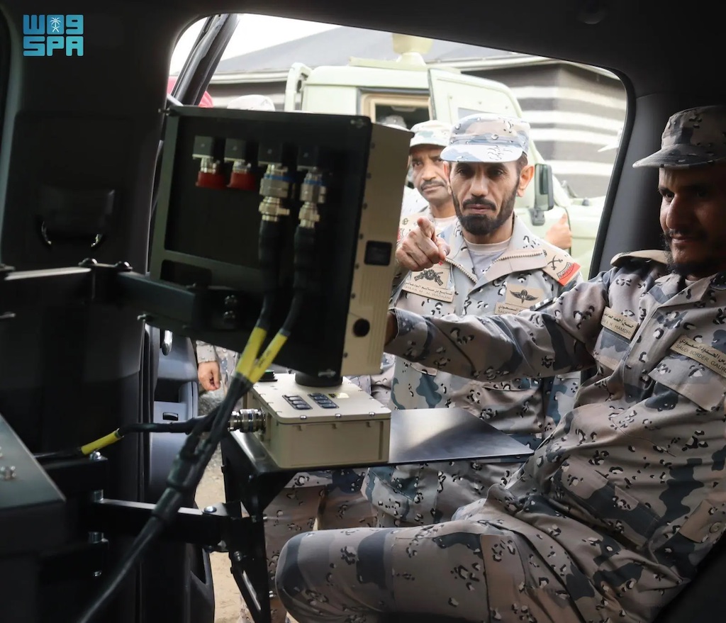 Al-Wadaani commended their efforts in combatting drug smuggling and maintaining border security. (SPA)