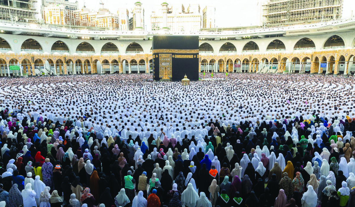 Symphony of color as pilgrims mark Eid in Makkah