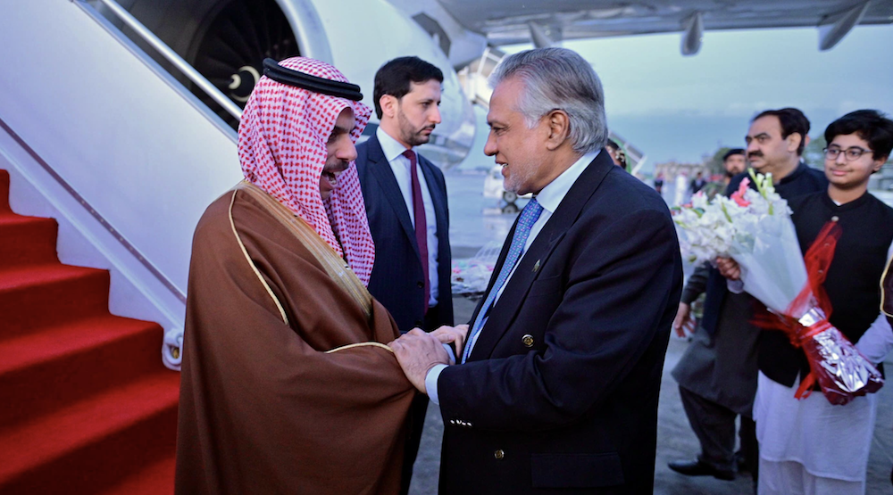 Saudi FM visits Pakistan to strengthen economic ties