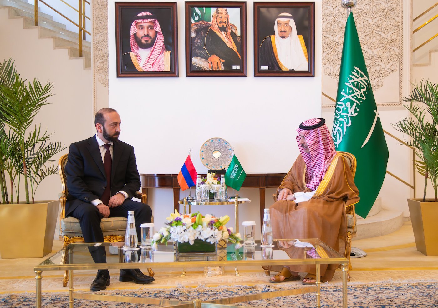Saudi Foreign Minister Prince Faisal bin Farhan receives his Armenian counterpart Ararat Mirzoyan in Riyadh on Wednesday. (SPA)
