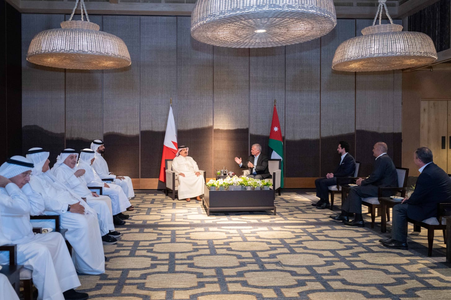 Jordan’s King Abdullah II and Bahrain’s King Hamad bin Isa Al-Khalifa in Aqaba. (Petra)