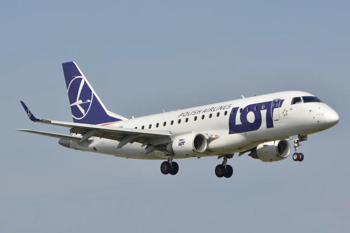 Polish flag carrier LOT. (Shutterstock)