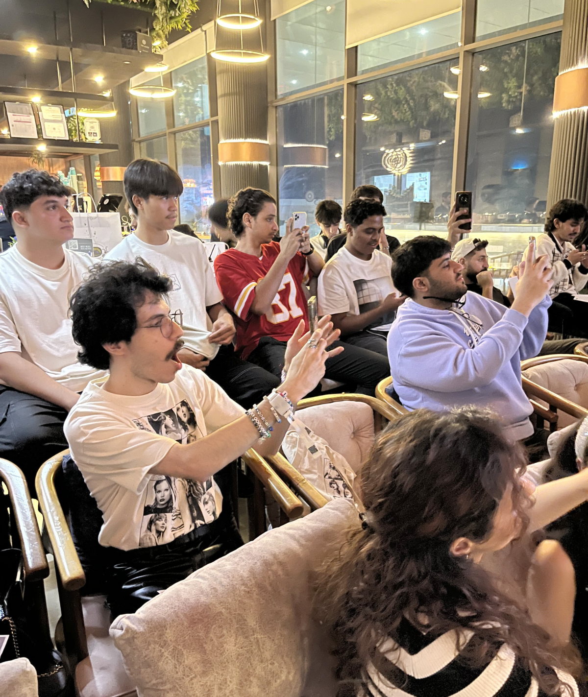 Musicians Zamzam and Naif Hashem, who hosted the Taylor Swift listening party, engaged in dialogue with everyone in the room between songs from the new album. (AN photos)