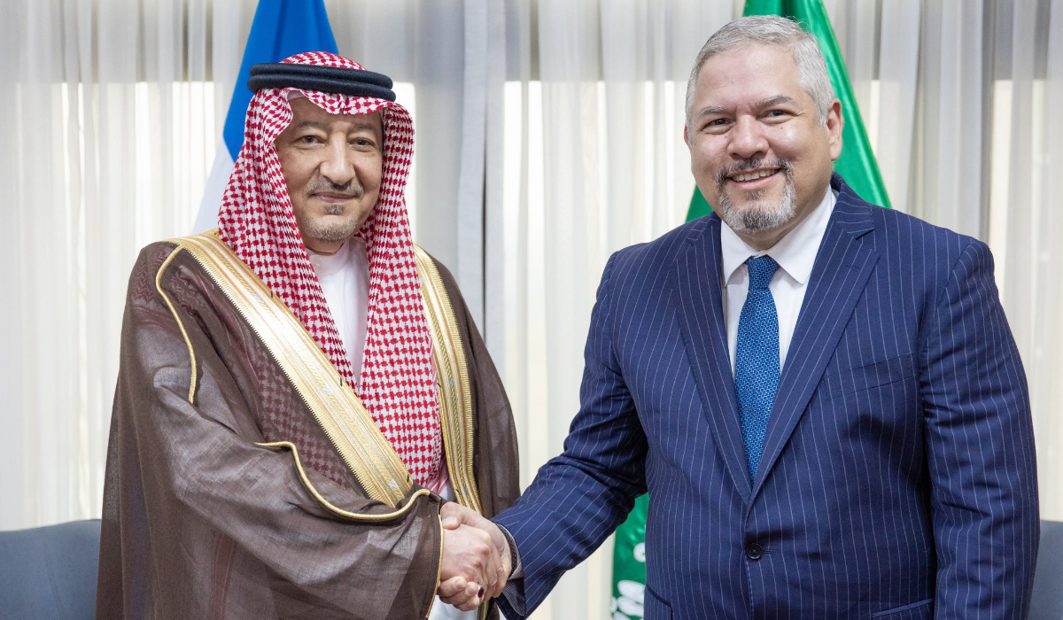 Eduardo Enrique Reina receives Waleed Elkhereiji in Tegucigalpa. (Supplied)