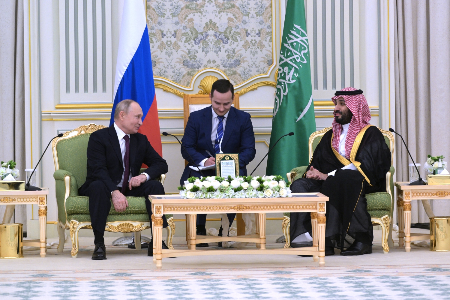 Russia’s President Vladimir Putin and Saudi Crown Prince Mohammed bin Salman hold a meeting in Riyadh. Dec. 06, 2023 (AFP)