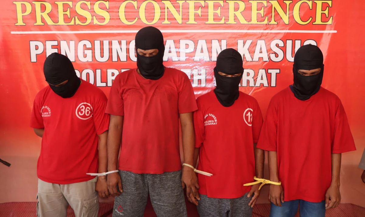 Four Indonesians arrested over Rohingya refugees smuggling