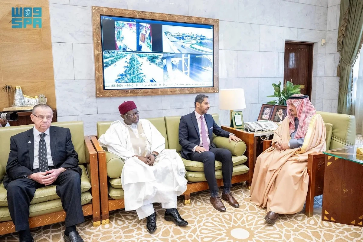 Prince Faisal bin Bandar, the governor of Riyadh, received a visit from the Djibouti’s ambassador to Saudi Arabia, Dya-Eddine Said Bamakhrama, and the leaders of several regional organizations based in the Kingdom. (SPA)