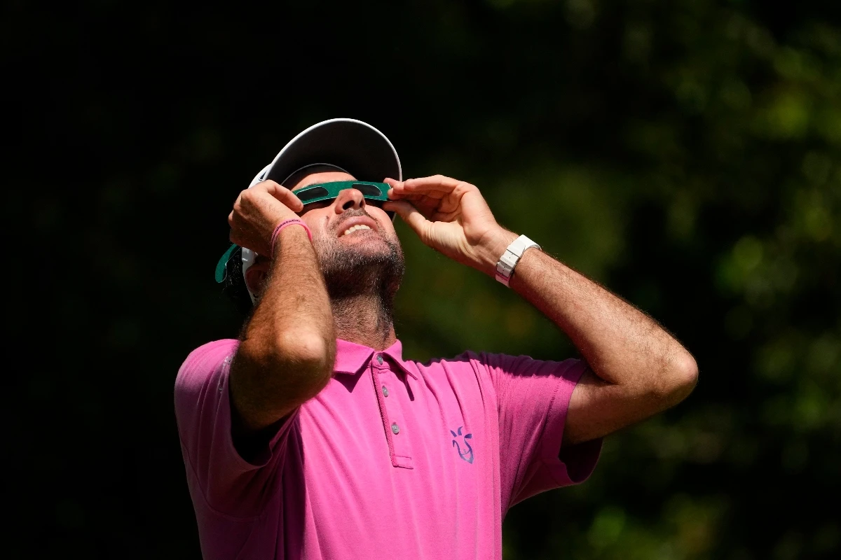 Eclipse can’t stop Masters stars from shining in practice