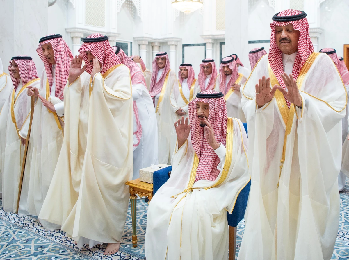 Custodian of the Two Holy Mosques King Salman performed the Eid Al-Fitr prayer at Al-Salam Palace in Jeddah this morning. (SPA)