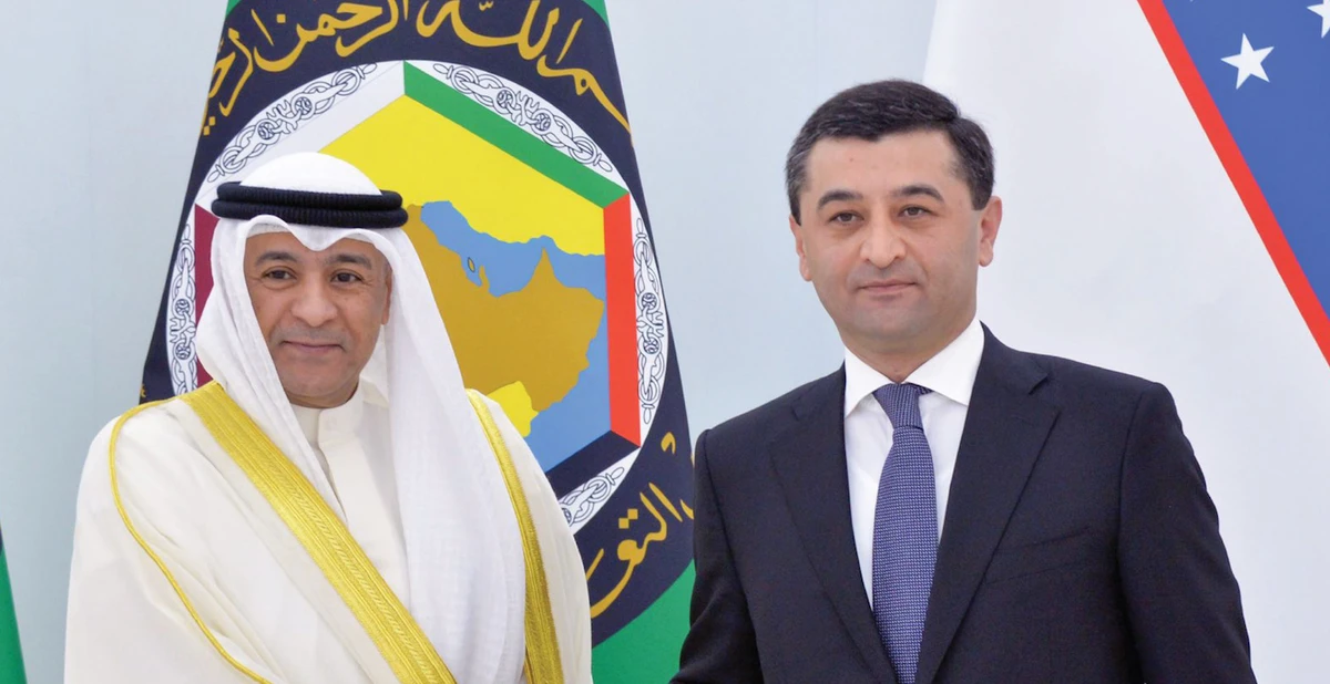GCC head, Jasem Albudaiwi, is pictured with Uzbekistan’s Minister of Foreign Affairs Bakhtiyor Saidov in the capital Tashkent on Sunday. (SPA)