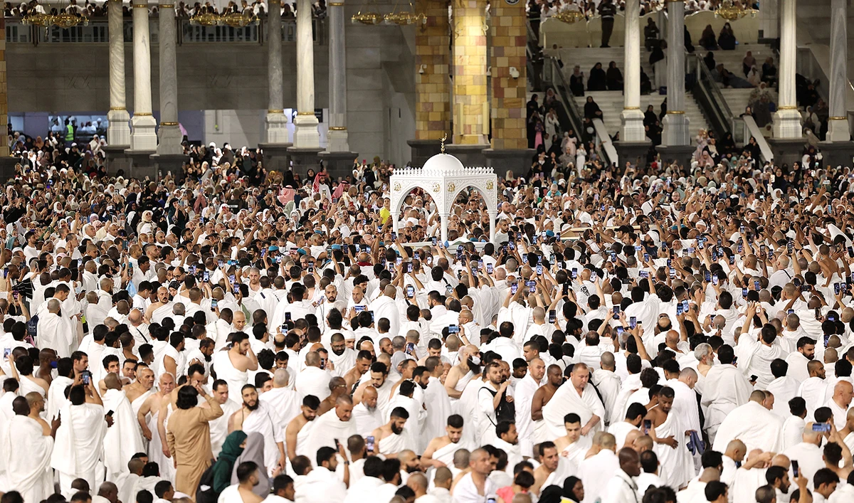 Muslim worshippers attend prayers on the first day of Eid Al-Fitr, which marks the end of the holy fasting month of Ramadan, in Makkah, on April 10, 2024. (AFP)