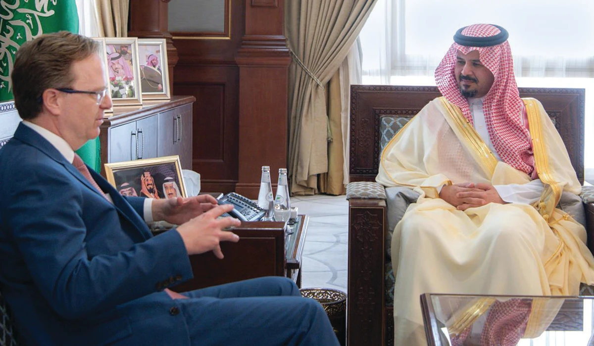 Prince Salman bin Sultan holds talks with Jean-Philippe Linteau. (Supplied)