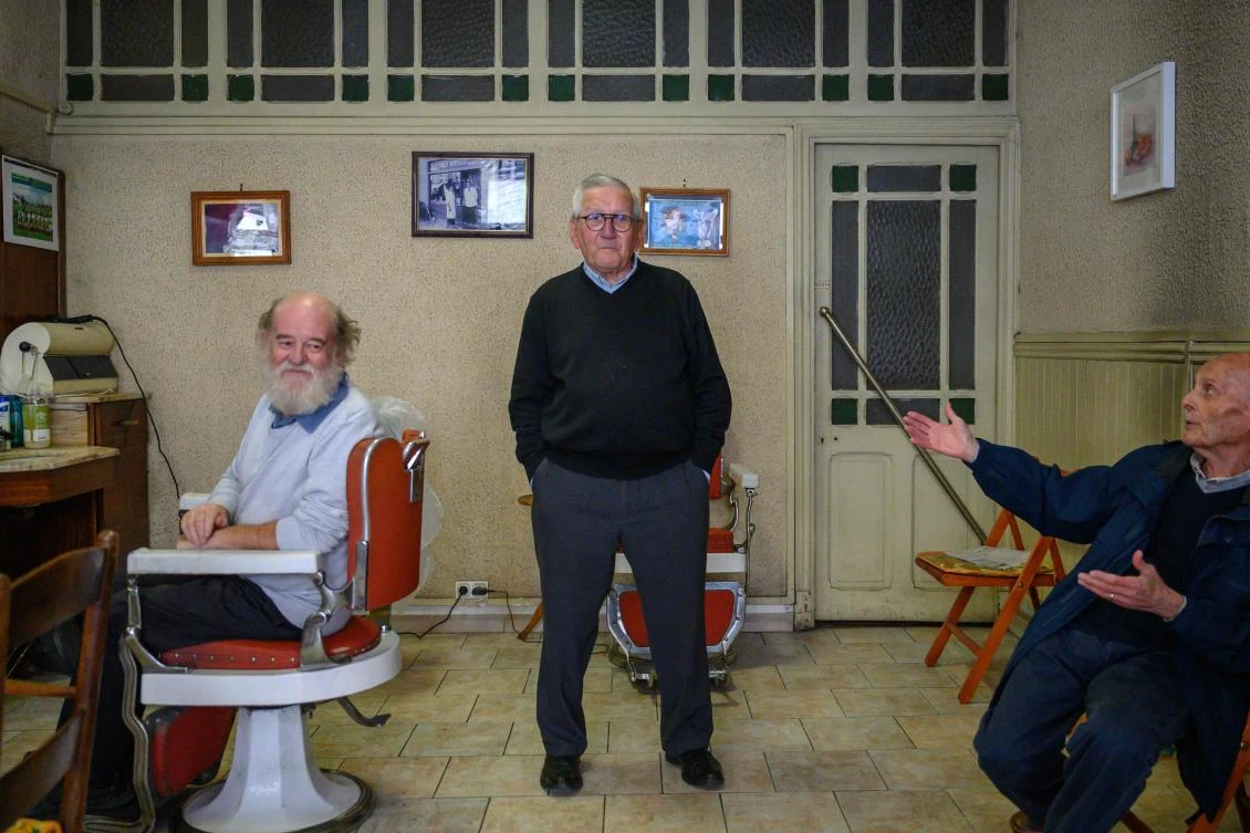 French barber still trimming at 90