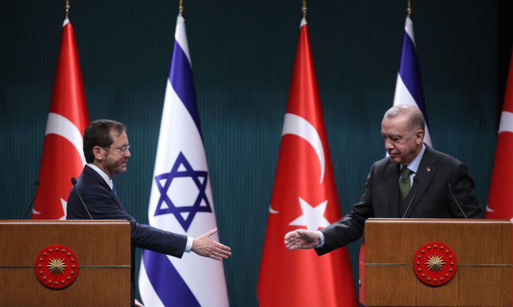 Israeli President Isaac Herzog and Turkish President Recep Tayyip Erdogan in Ankara, Turkiye, Mar. 9, 2022. (Getty Images)