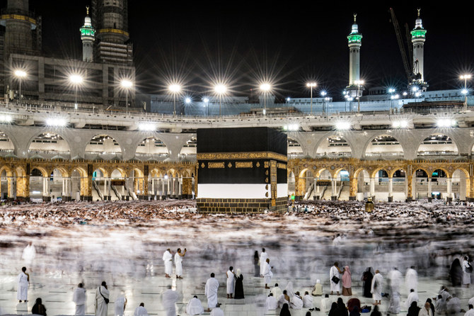 Saudi Arabia’s General Directorate of Public Security said on Friday that it would issue instructions for residents wishing to obtain permission to enter Makkah ahead of Hajj season on Saturday. (AFP/File Photo)