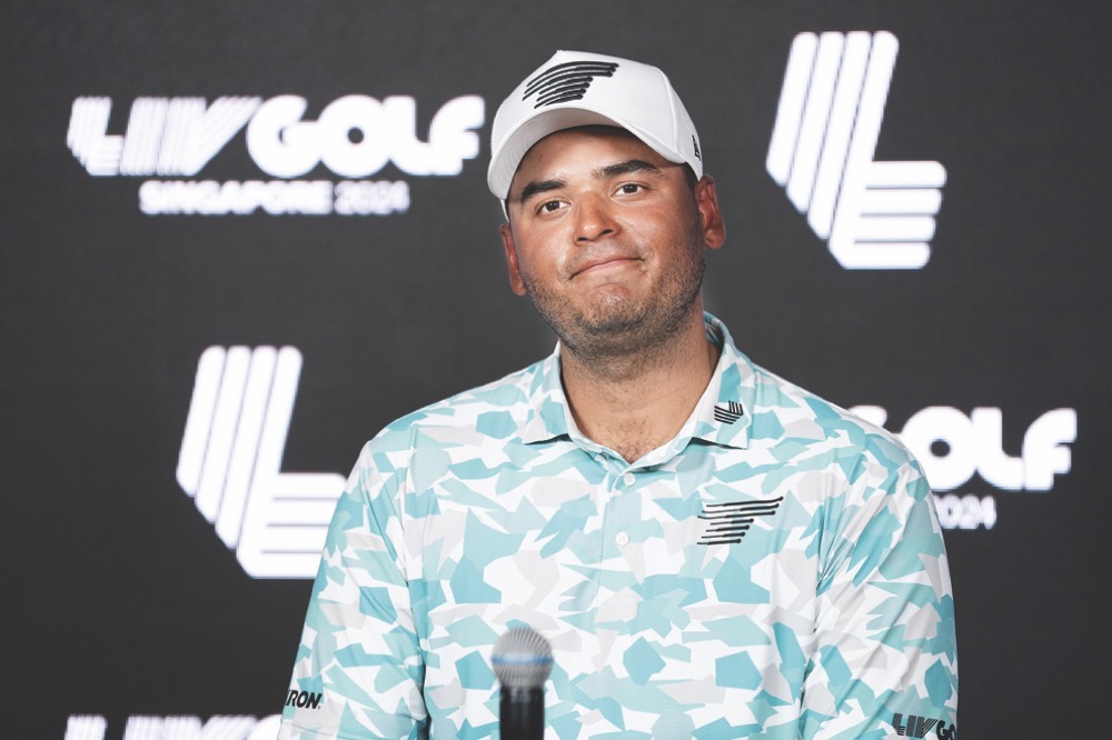 Munoz leads LIV Golf Singapore, Fireballs and Smash share team lead