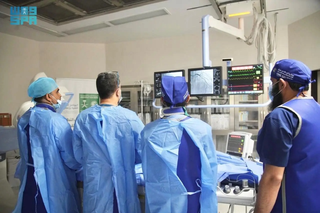 The medical team has already performed 35 cardiac catheterizations and eight open-heart surgeries, all of which were successful. (SPA)