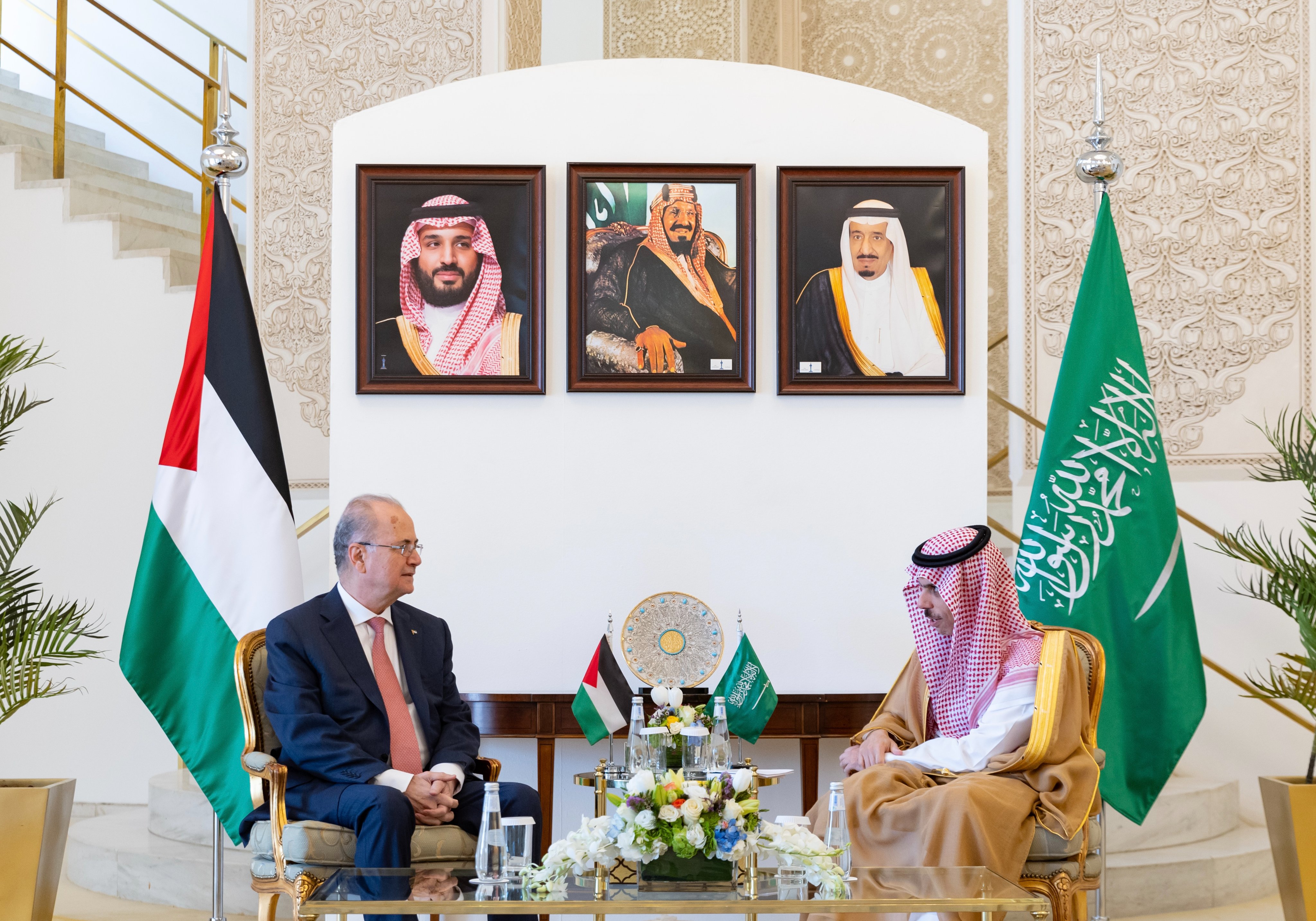 Saudi Arabia’s Foreign Minister Prince Faisal bin Farhan receives Palestinian Prime Minister Mohammad Mustafa in Riyadh on Thursday. (SPA)