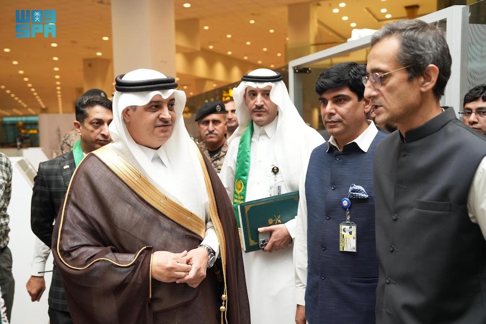 Saudi Arabia’s Ambassador to Pakistan Nawaf bin Saeed Al-Malki observed operations at the initiative’s facility and reviewed the Hajj procedures. (SPA)