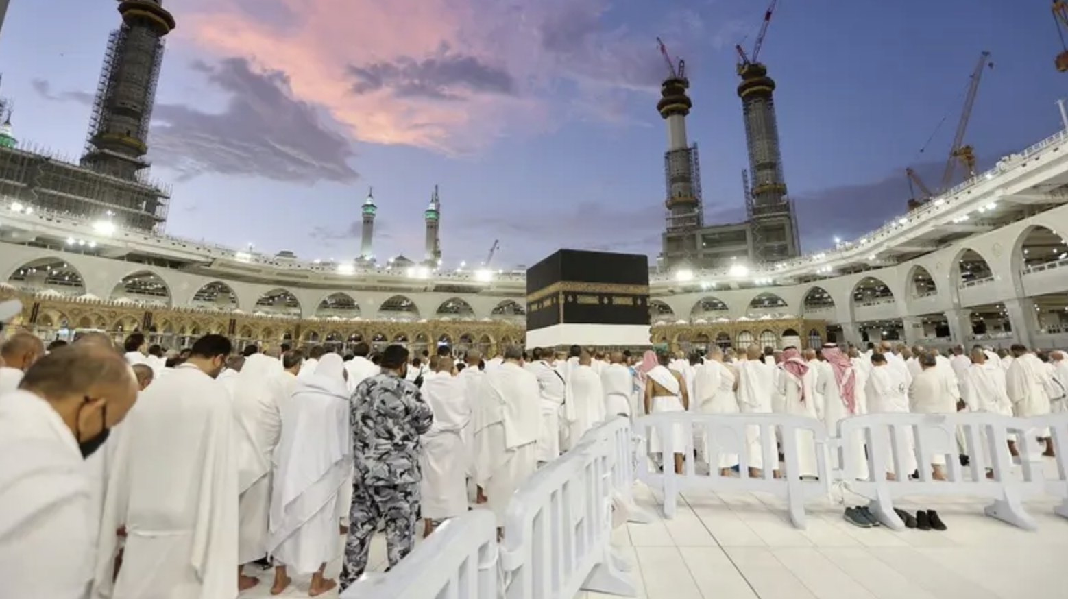 Citizens in Saudi Arabia were warned on Saturday by the General Directorate of Public Security to disregard fraudulent advertisements on social media, especially around Hajj. (AFP/File Photo)