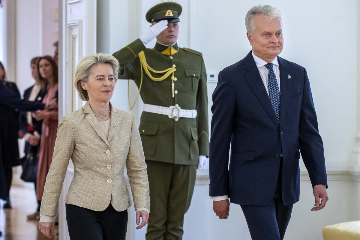 Lithuania's President Gitanas Nauseda, right, and European Commission President Ursula von der Leyen arrive for their meeting at the Presidential palace in Vilnius, Lithuania, on May 9, 2024. (AP Photo)