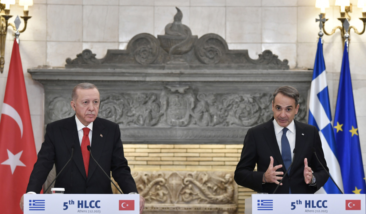 Greece's Prime Minister Kyriakos Mitsotakis, right, makes statements with Turkey's President Recep Tayyip Erdogan after their meeting at Maximos Mansion in Athens, Greece, Thursday, Dec. 7, 2023. (AP)
