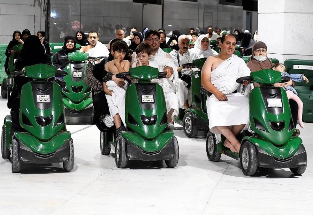 Participants take on the challenge to look for innovative ways to help pilgrims with mobility issues in different categories, manual wheelchairs, electric vehicles, golf carts and trailers, and other creative mobility ideas. (SPA)