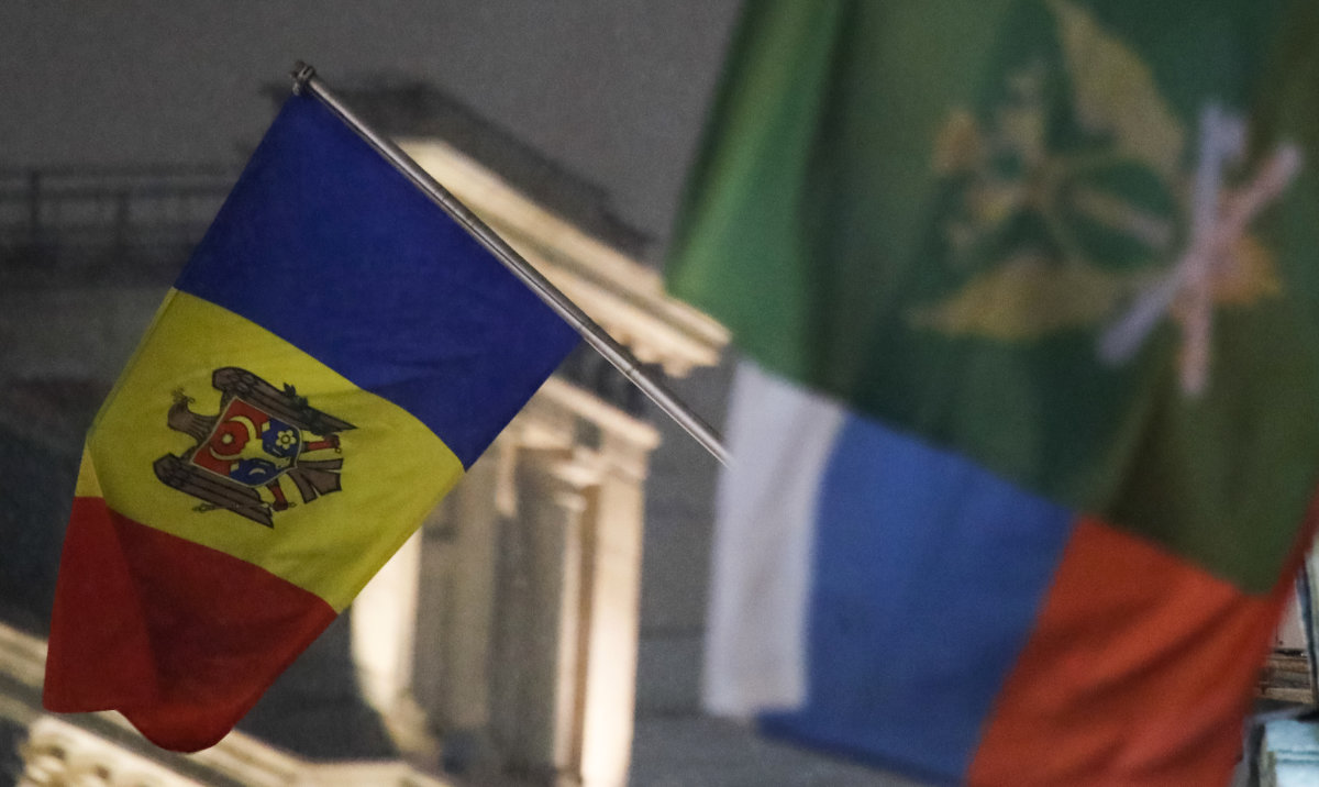 The state flag of Moldova (L) flies outside the country's embassy in central Moscow, Russia. (Reuters/File)