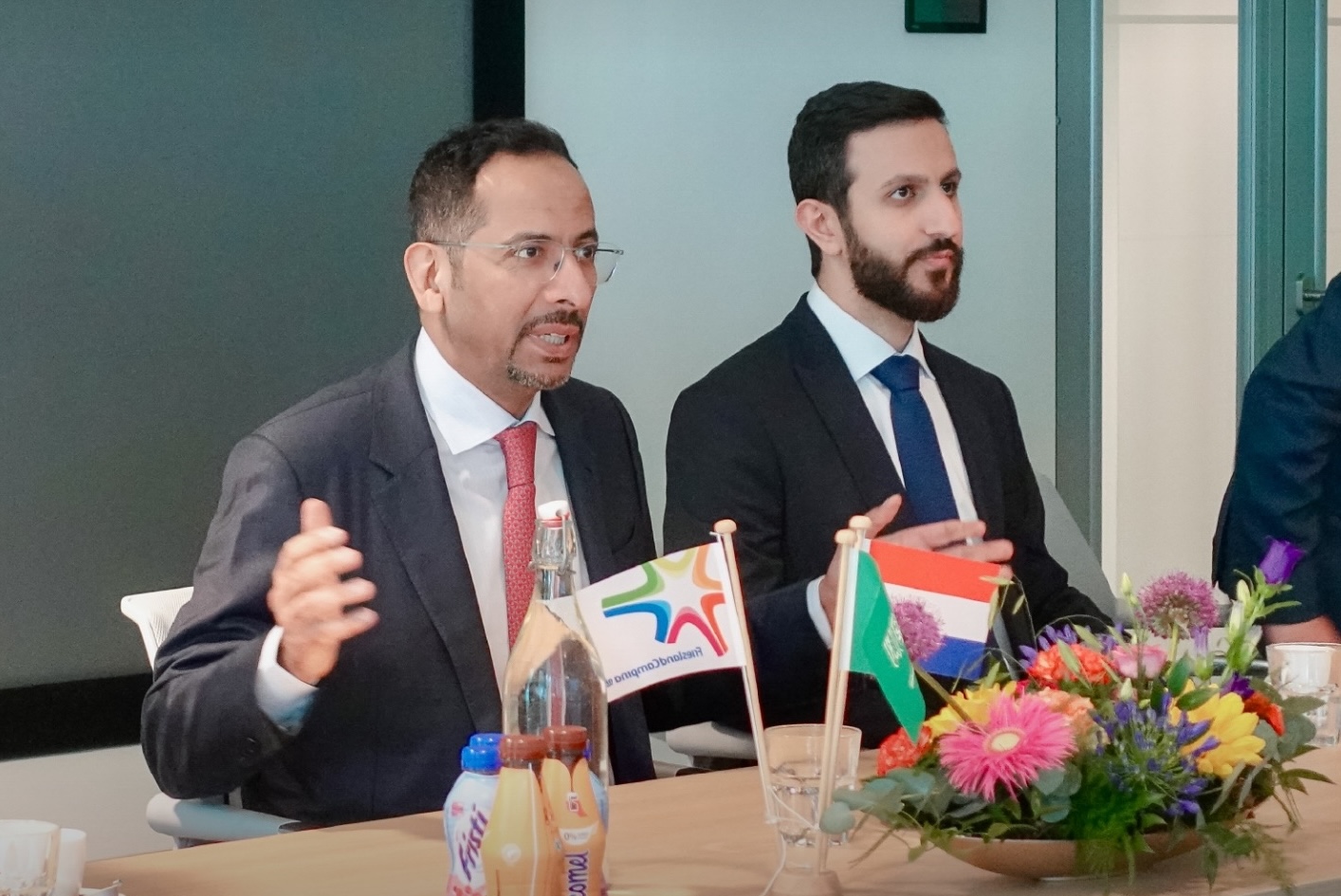 Saudi Industry Minister Bandar AlKhorayef visited FrieslandCampina Innovation Center in Wageningen, and discussed plans to establish a dairy production and export hub for the region in the Kingdom. Supplied