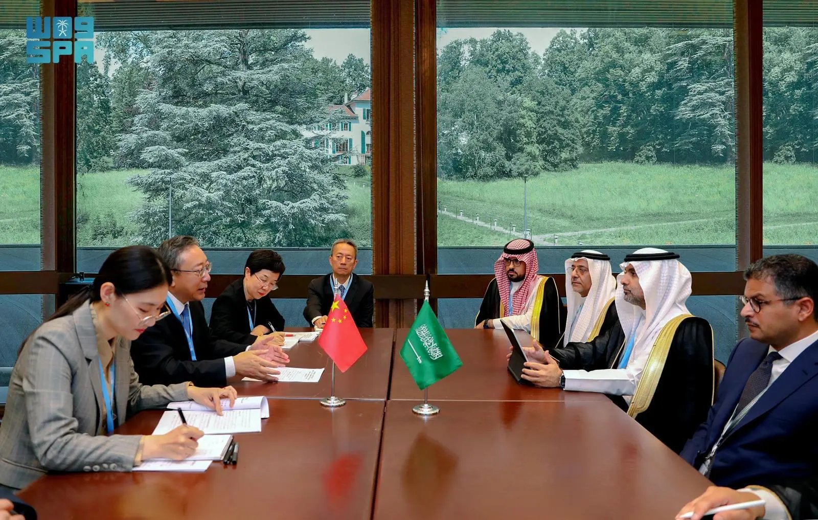 Saudi Arabia’s health minister Fahad Al-Jalajel on Thursday met with a Chinese delegation headed by the country’s deputy minister of health Cao Xuetao in Geneva. (SPA)