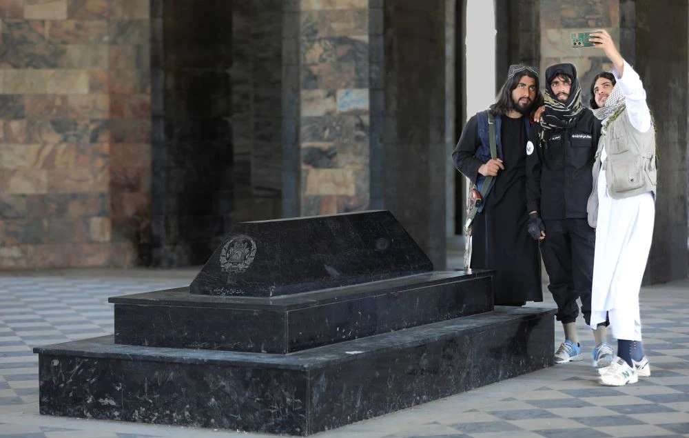 US defends talking to Taliban in Afghanistan