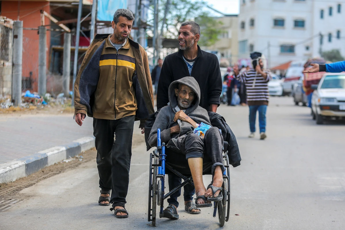 People flee the eastern parts of Rafah after the Israeli military began evacuating Palestinian civilians ahead of a threatened assault on the southern Gazan city on May 6, 2024. (Reuters)