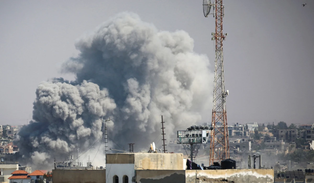 Smoke billows from Israeli strikes on eastern Rafah in the southern Gaza Strip on May 7, 2024, amid the ongoing conflict between Israel and the Palestinian Hamas movement. (AFP)